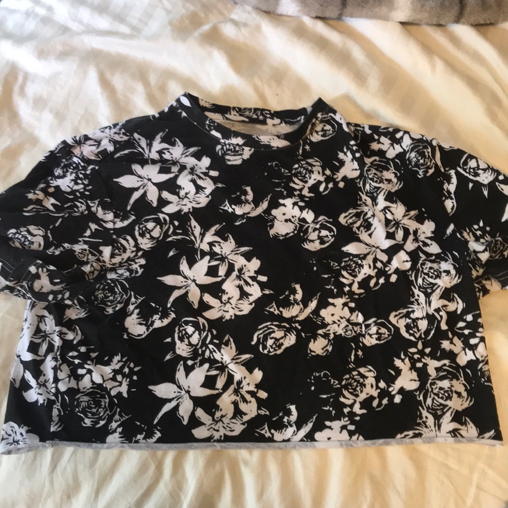 Custom cropped No retreat pattern top